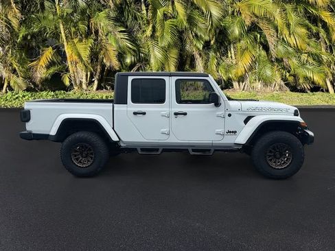 Used 2024 Jeep Gladiator Sport AWD/4WD image 3