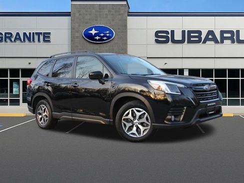 Used 2022 Subaru Forester Premium image 3