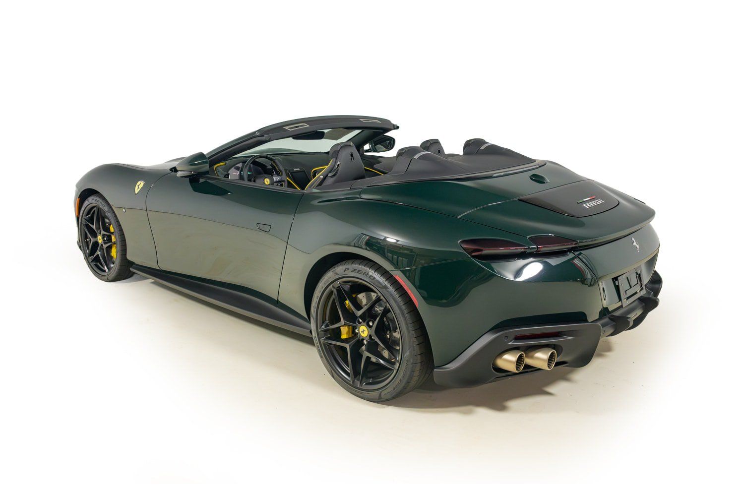 Used 2025 Ferrari Roma Spider RWD image 4