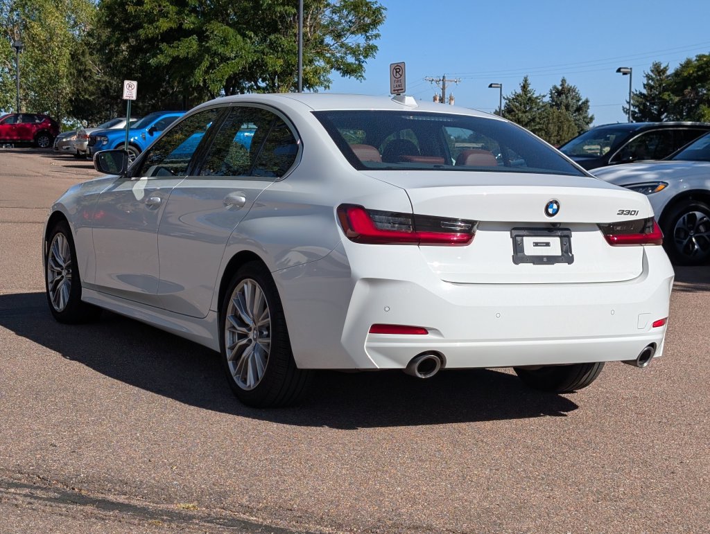 Used 2024 BMW 330i Sedan RWD image 5