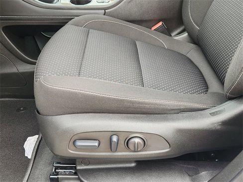 Used 2023 GMC Acadia SLE w/ Driver Convenience Package image 23