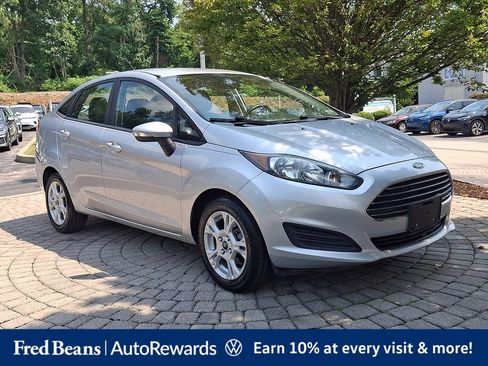 Used 2014 Ford Fiesta SE FWD image 1
