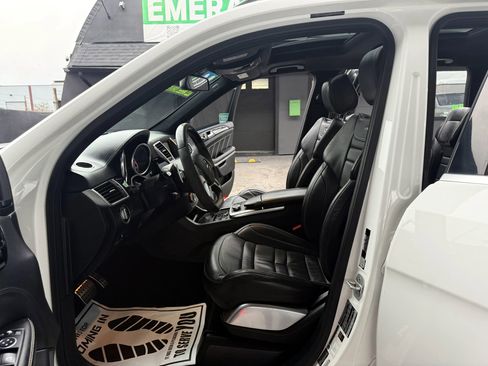 Used 2016 Mercedes-Benz GL 63 AMG 4MATIC image 8