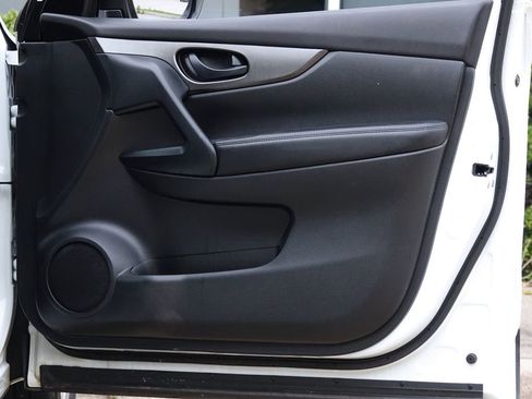 Used 2021 Nissan Rogue Sport S AWD/4WD image 38