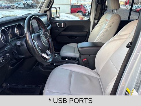 Used 2023 Jeep Gladiator Mojave w/ Cold Weather Group image 9