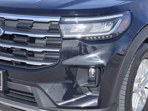 Certified 2025 Ford Explorer Active w/ Active Comfort Package image 9