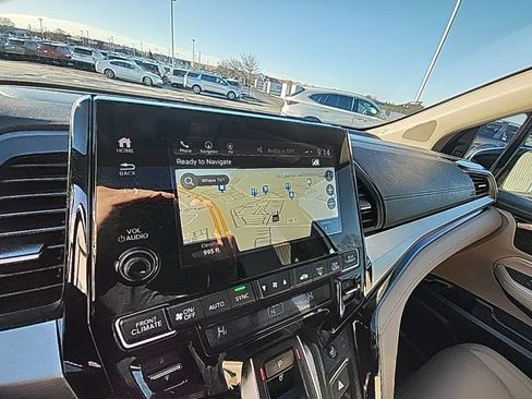 Used 2023 Honda Odyssey Touring image 17