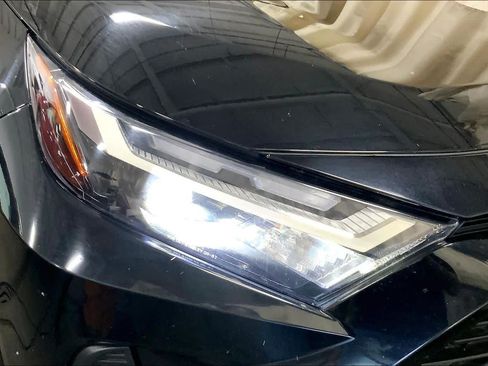 Certified 2025 Toyota RAV4 LE AWD/4WD image 27