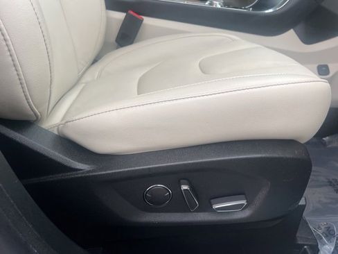 Used 2019 Ford Edge Titanium w/ Cold Weather Package image 12