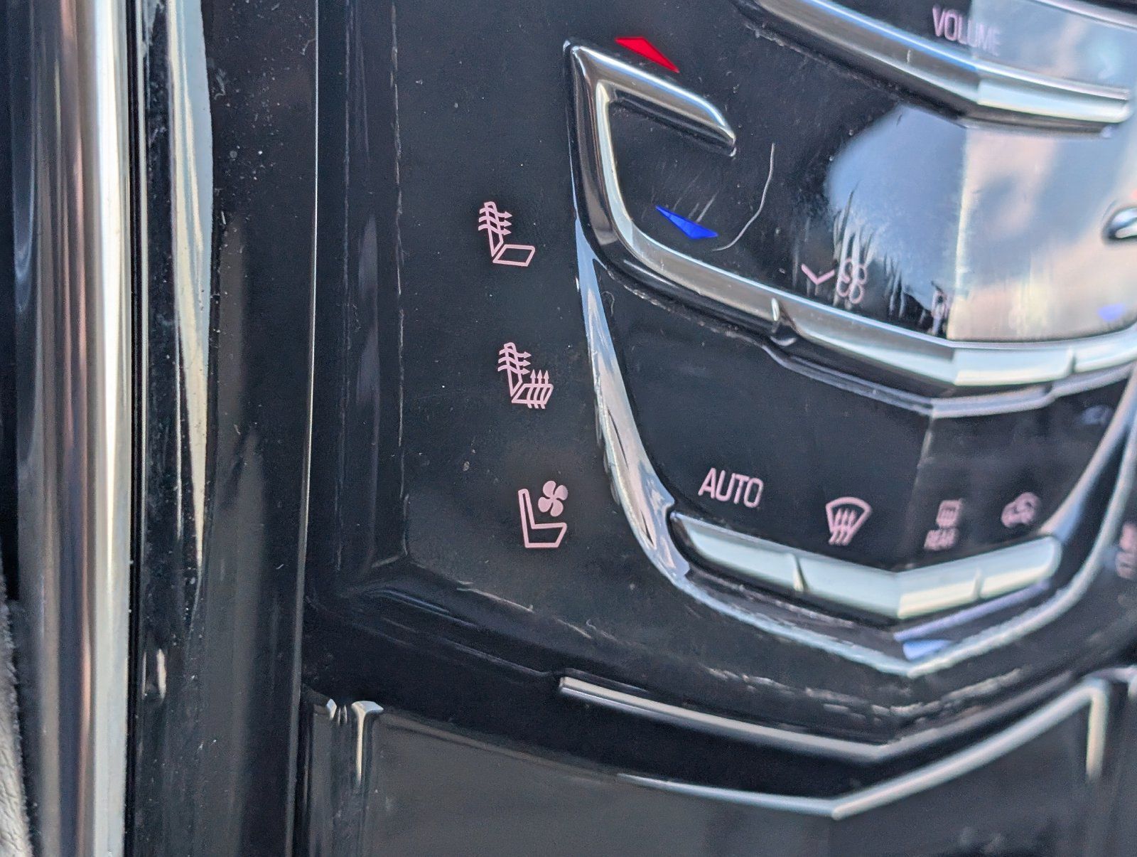 Used 2017 Cadillac Escalade Luxury AWD/4WD image 14