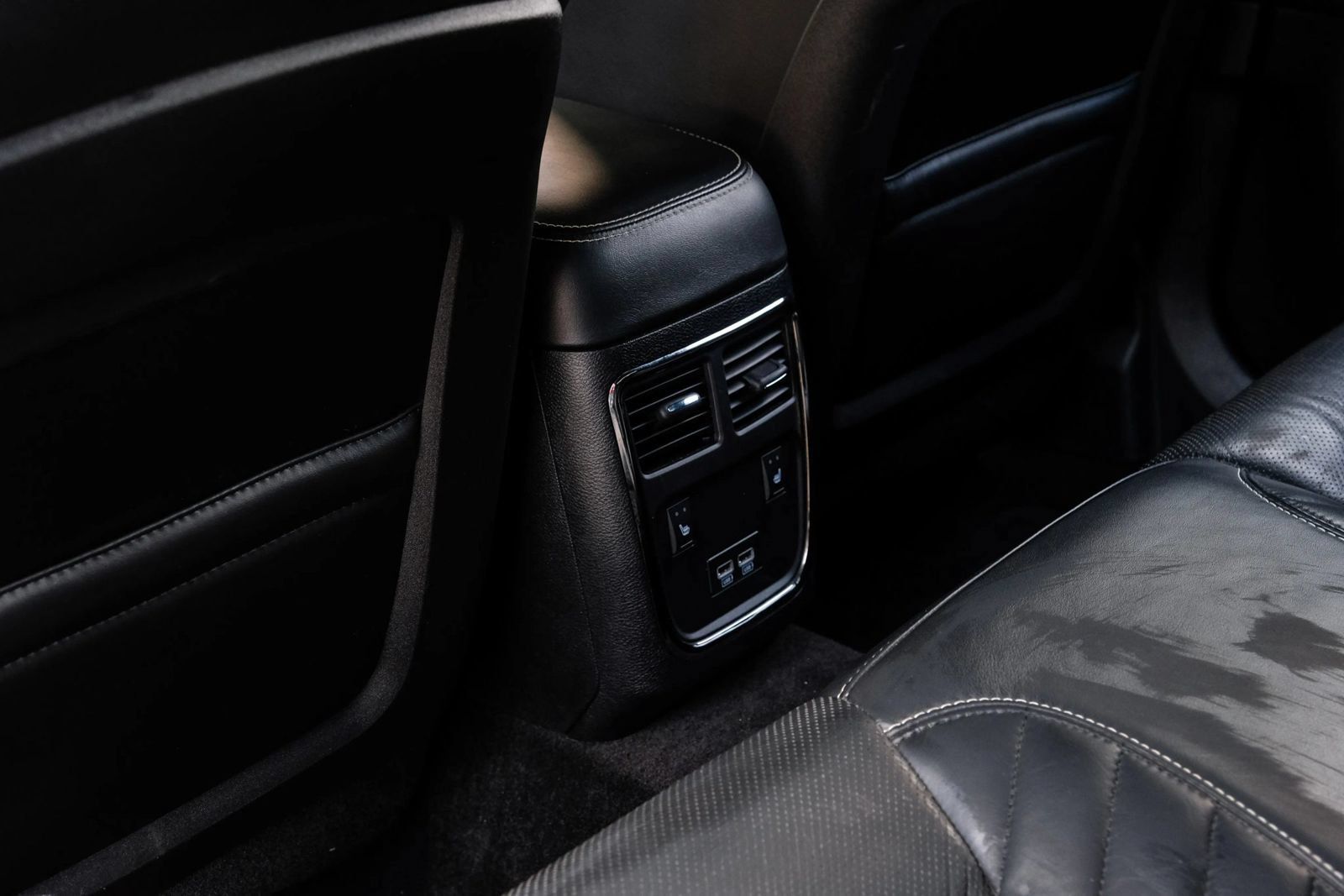Used 2016 Dodge Charger SRT Hellcat w/ Harman/Kardon Audio Group RWD image 43