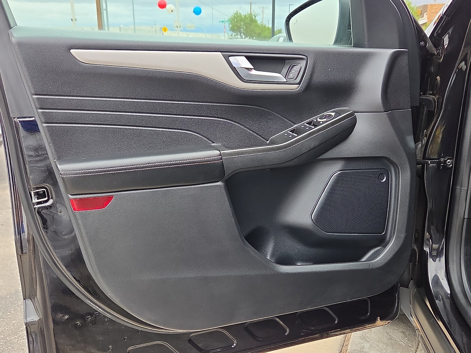 Used 2021 Ford Escape SE FWD image 14