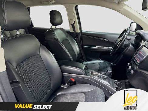 Used 2019 Dodge Journey Crossroad FWD image 29