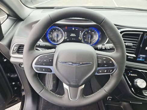 New 2026 Chrysler Pacifica Select image 20