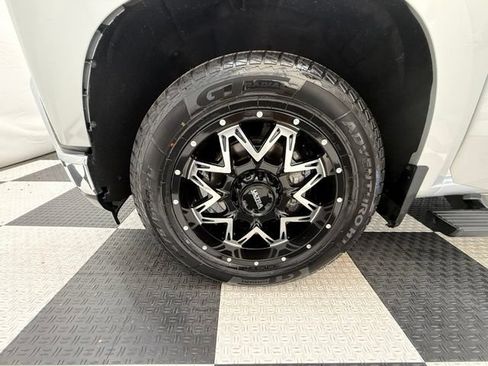 Used 2019 Chevrolet Silverado 1500 LT w/ Texas Edition RWD image 9