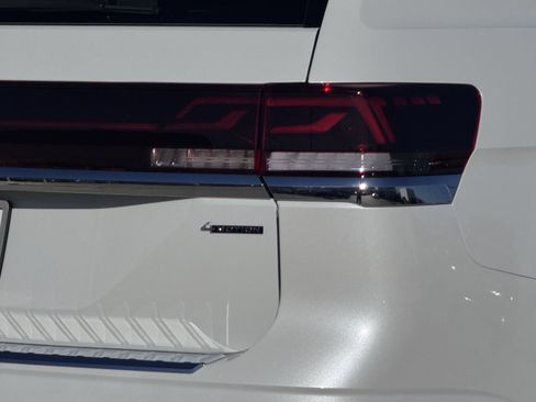 New 2026 Volkswagen Atlas SEL Premium R-Line AWD/4WD image 13