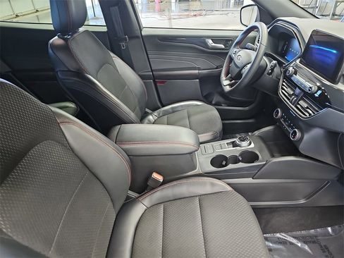 Used 2025 Ford Escape ST-Line image 10
