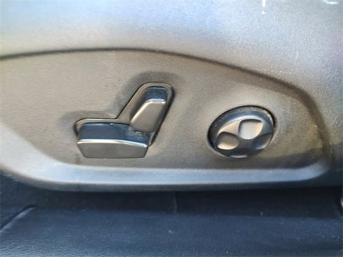 Certified 2021 Jeep Compass 80th Special Edition image 31