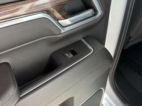 Used 2024 Chevrolet Silverado 2500 LT w/ Convenience Package image 32