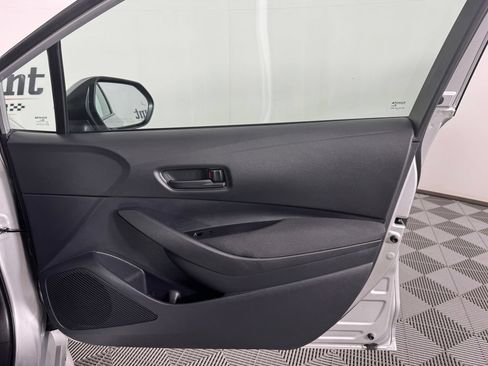Used 2025 Toyota Corolla LE w/ Convenience Package FWD image 33