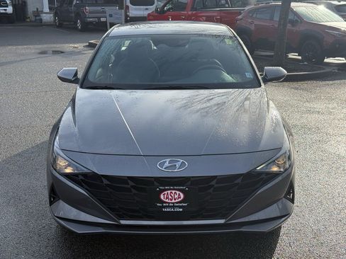 Used 2023 Hyundai Elantra SEL w/ Convenience Package image 2