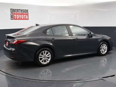Used 2025 Toyota Camry LE image 4