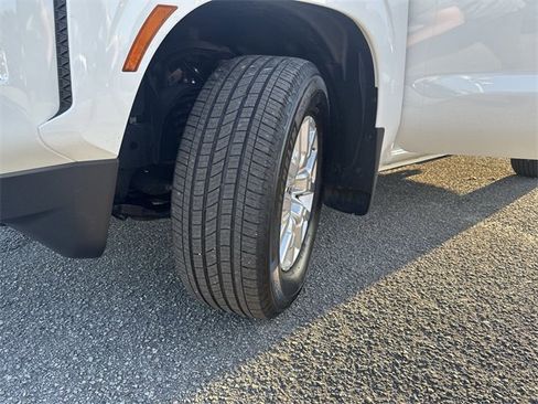 Used 2024 Nissan Frontier SV w/ SV Convenience Package image 31