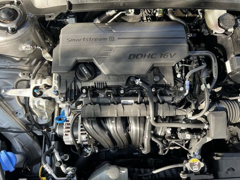 New 2025 Kia K4 LXS image 13