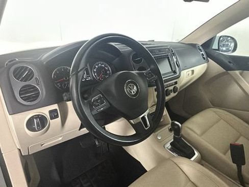 Used 2017 Volkswagen Tiguan S AWD/4WD image 12