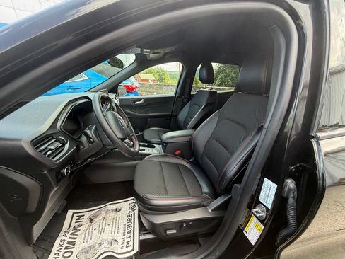 Used 2025 Ford Escape ST-Line Select AWD/4WD image 9