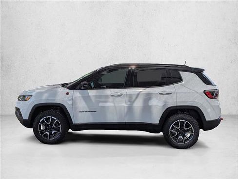 New 2025 Jeep Compass Trailhawk w/ Trailhawk Convenience Group image 9