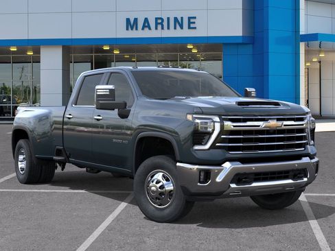 New 2026 Chevrolet Silverado 3500 LTZ w/ LTZ Plus Package AWD/4WD image 7