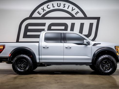 Used 2025 Ford F150 Raptor AWD/4WD image 9
