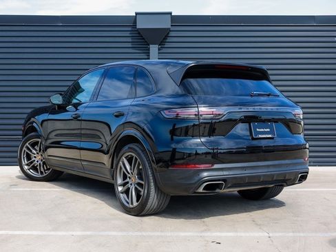 Certified 2023 Porsche Cayenne image 3