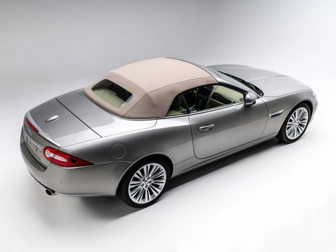 Used 2012 Jaguar XK Convertible RWD image 3
