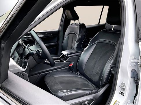 Used 2021 Jeep Grand Cherokee L Laredo image 20