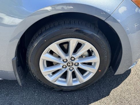 Used 2024 Toyota Corolla LE w/ LE Convenience Package FWD image 19