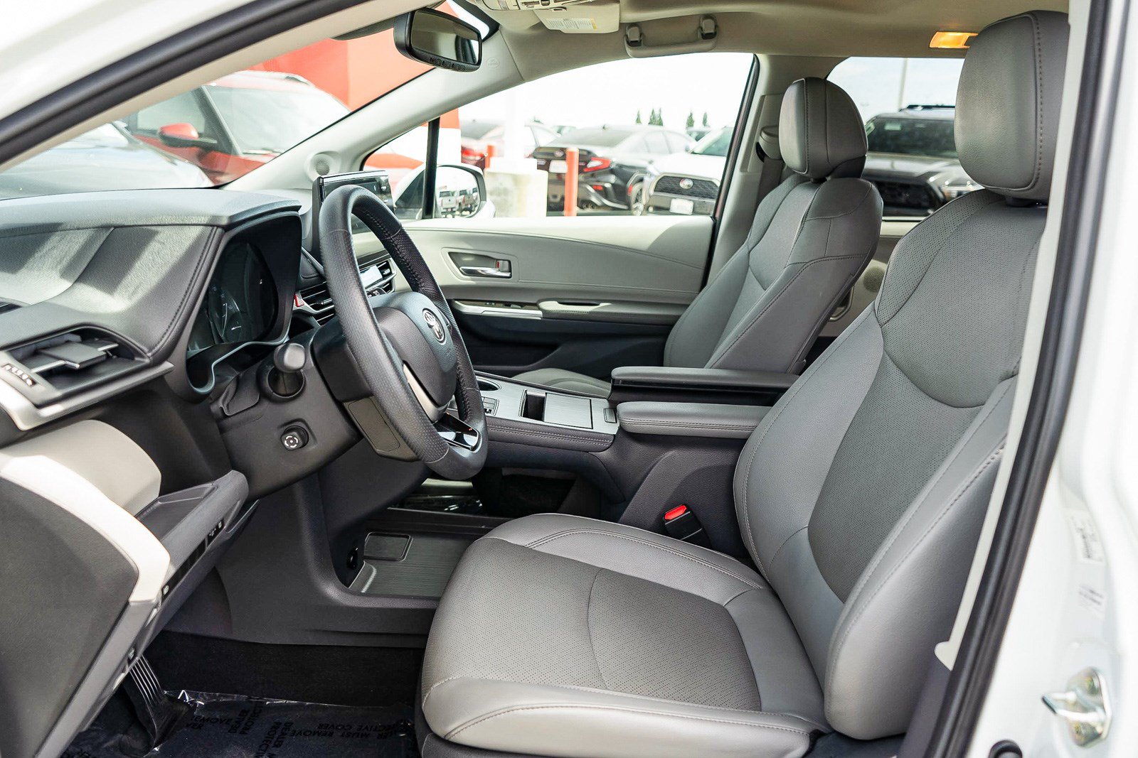 Certified 2023 Toyota Sienna Limited AWD/4WD image 18