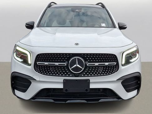 Used 2022 Mercedes-Benz GLB 250 4MATIC w/ AMG Line image 2