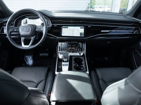Certified 2025 Audi Q8 Prestige image 8