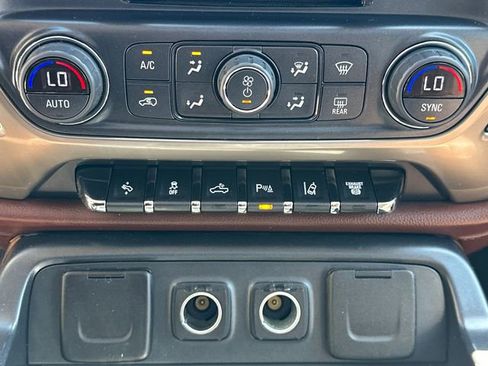Used 2017 Chevrolet Silverado 2500 High Country AWD/4WD image 37