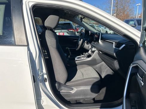 Used 2024 Toyota RAV4 XLE image 18