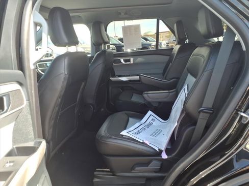 Certified 2022 Ford Explorer XLT w/ Equipment Group 202A image 18
