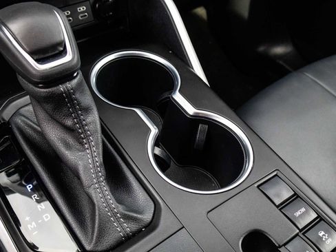 Used 2024 Toyota Highlander XLE image 30