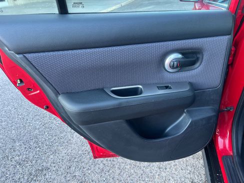 Used 2007 Nissan Versa SL image 16