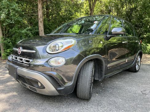 Used 2018 FIAT 500L Trekking FWD image 3