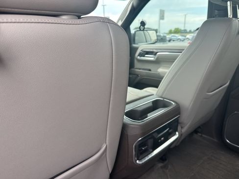 Used 2023 GMC Sierra 1500 SLT w/ SLT Premium Package AWD/4WD image 13