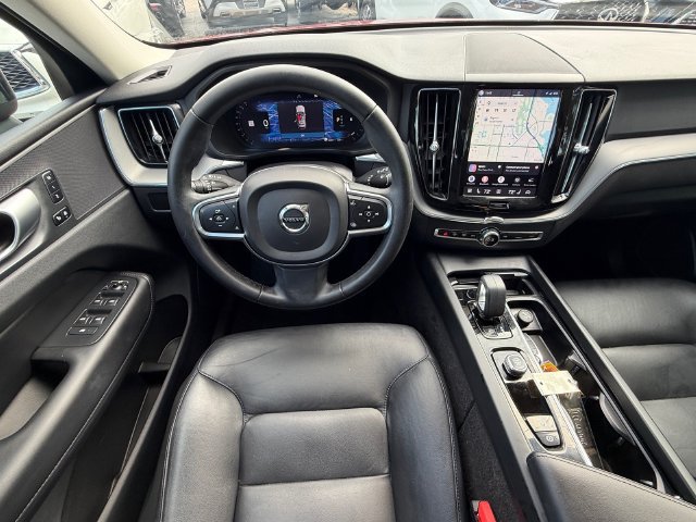 Used 2024 Volvo XC60 B5 Core AWD/4WD image 17
