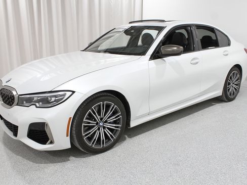 Used 2020 BMW M340i xDrive w/ Premium Package image 3