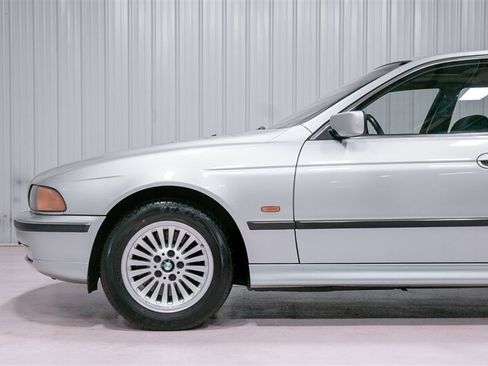 Used 1997 BMW 540i Sedan RWD image 29